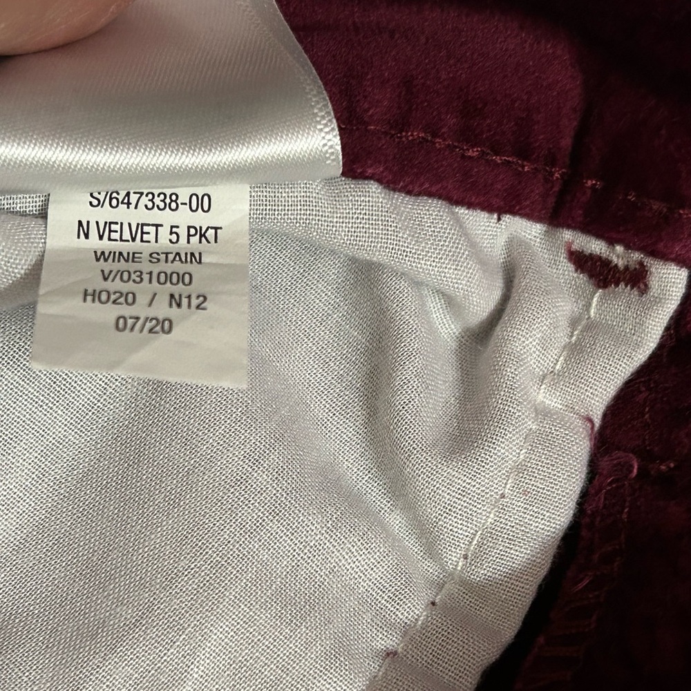 Girls OldNavy Burgundy Velvet Skirt  Size 8 (NWOT) - Picture 7 of 9